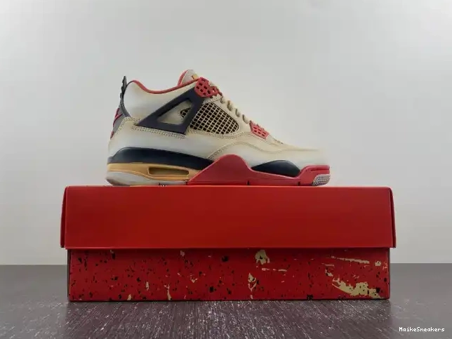 MaikeSneakers YEAR